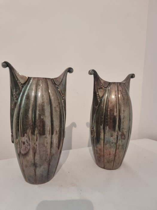 Pereche de vaze Art Nouveau argintate 20 cm, circa 1900