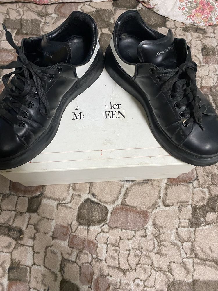 Alexander mcqueen (defect in fata)