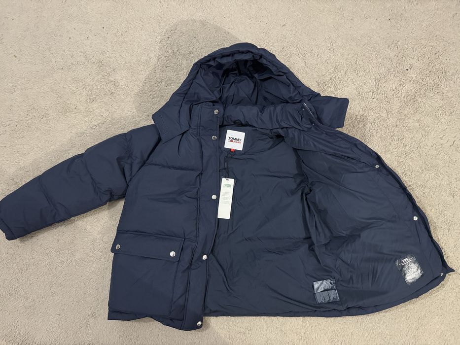 De vanzare 2 geci Tommy Hilfiger (Napapijri , Calvin Klein )