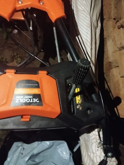 Se vinde motocultor 3000 lei ,nevoie urgent de bani.