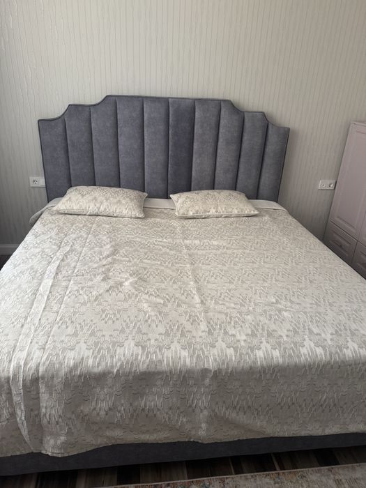 Двухспальная кровать