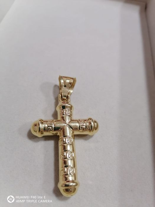 Vând cruce aur 14 k