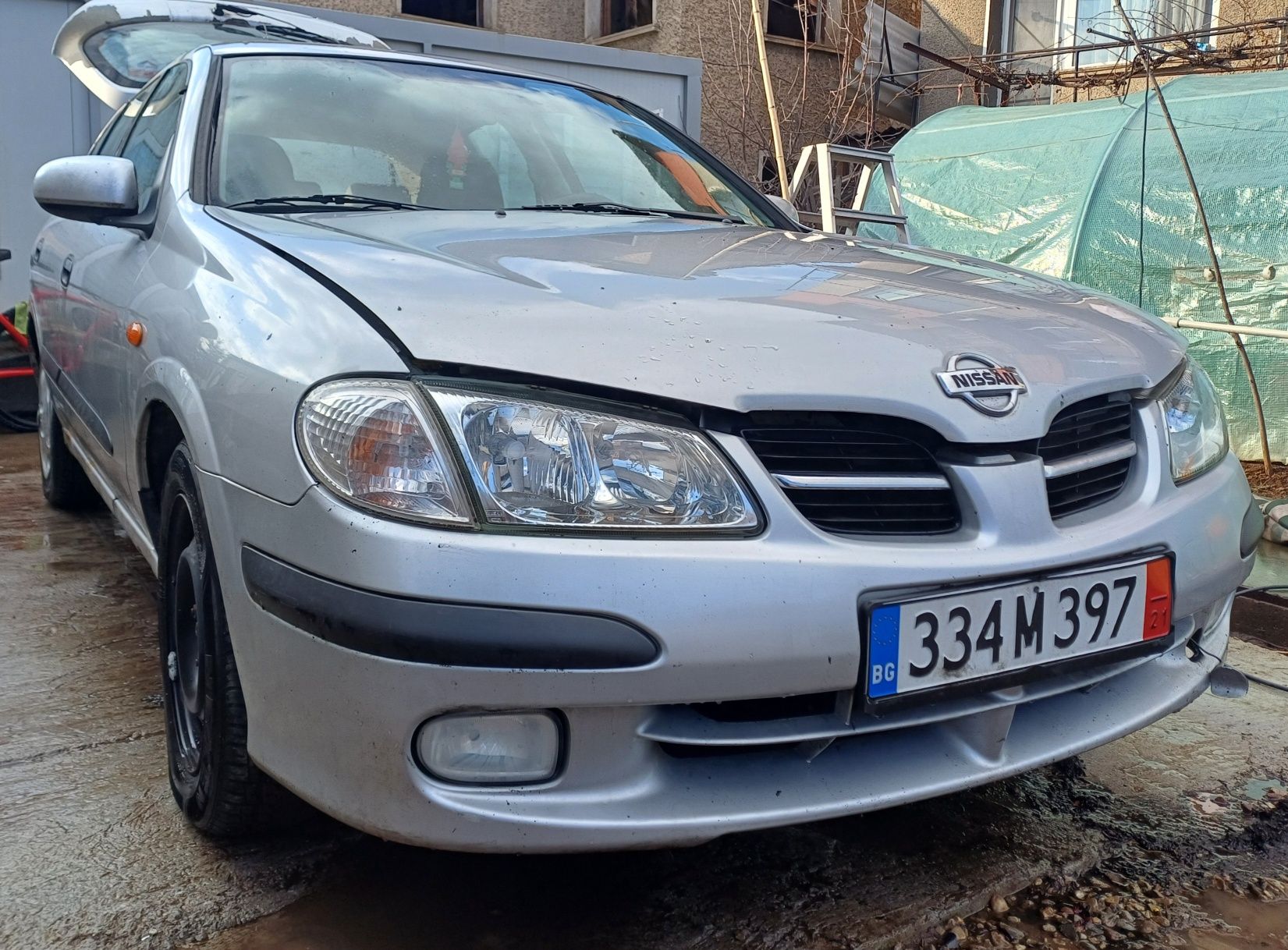 Nisan almera  benzin за части!