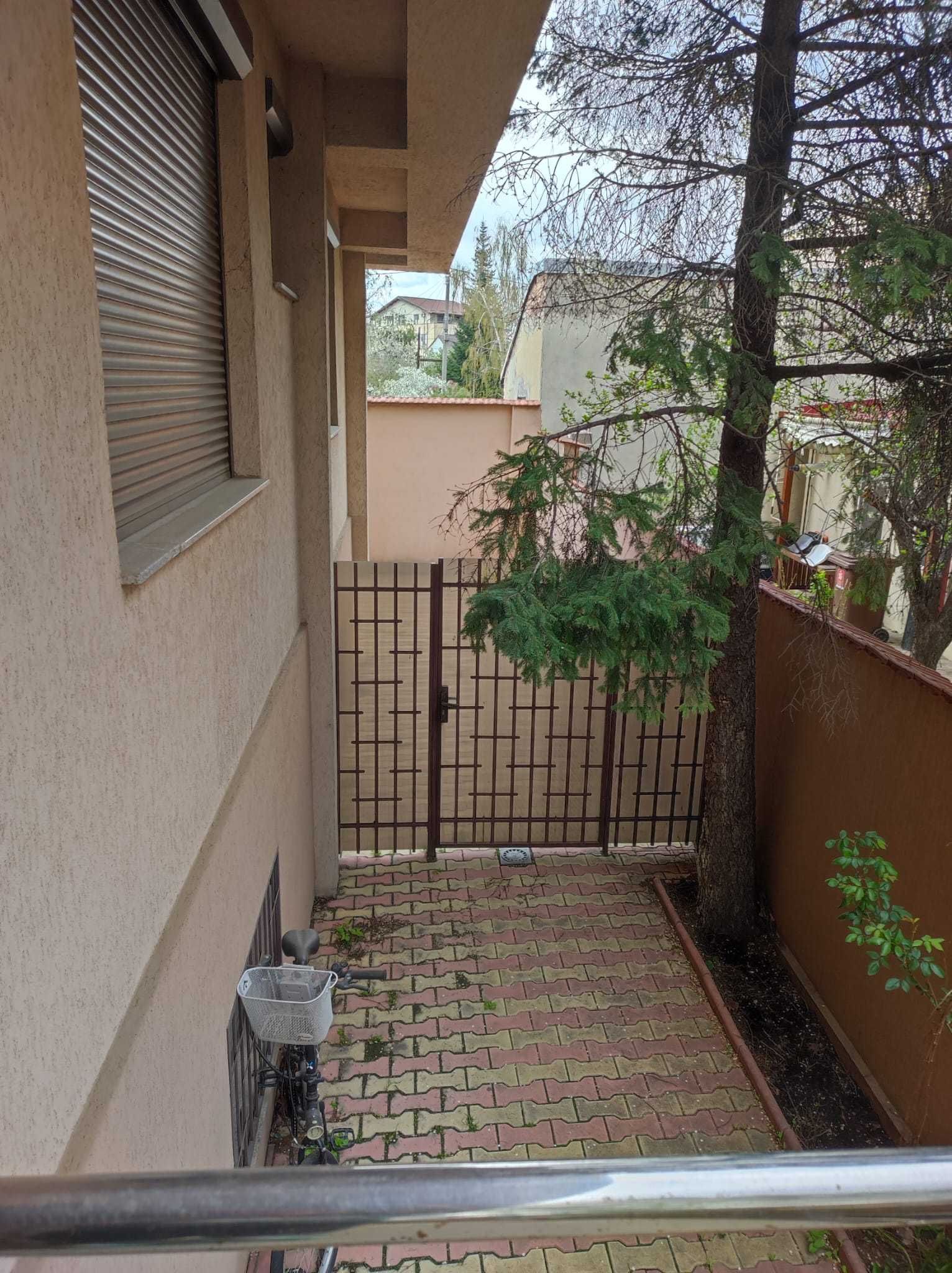 Ap3 cam Damaroaia 2 loc parcare incluse