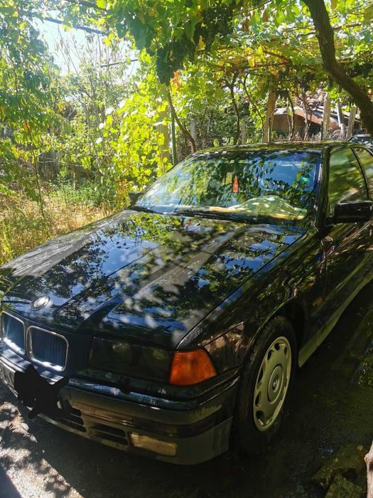 BMW Продава Хечбек