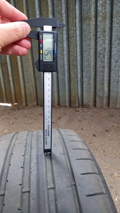 Летни гуми 245/45/18 Dunlop