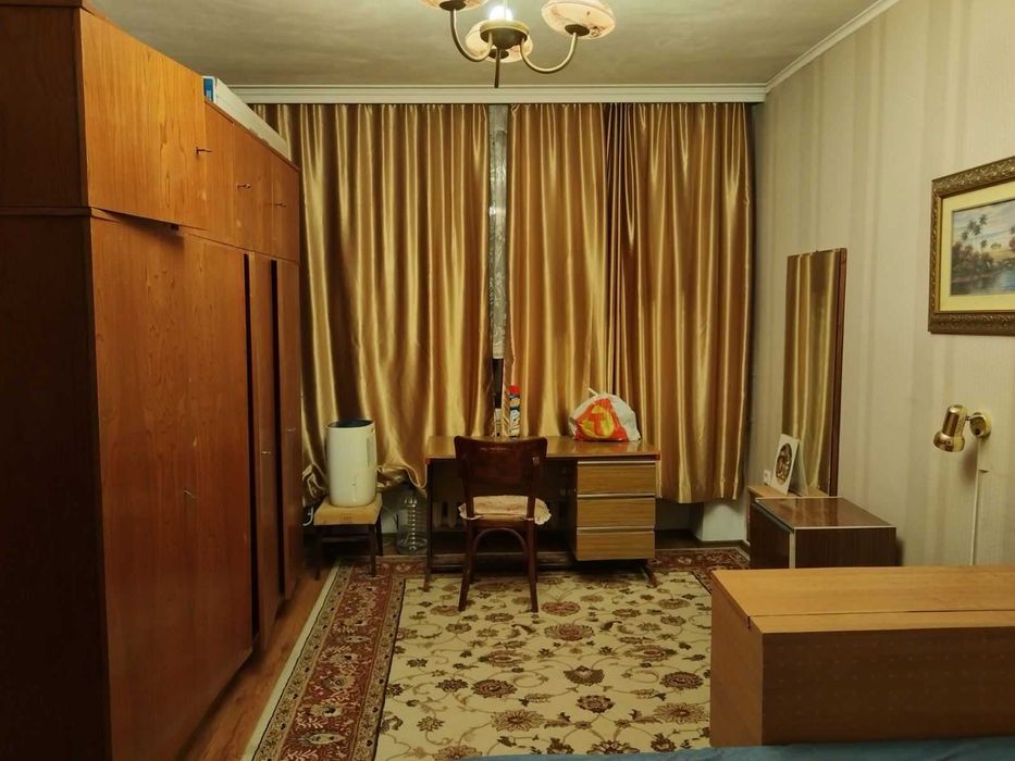 Просторен слънчев двустаен до Английската гимназия в Стрелбище