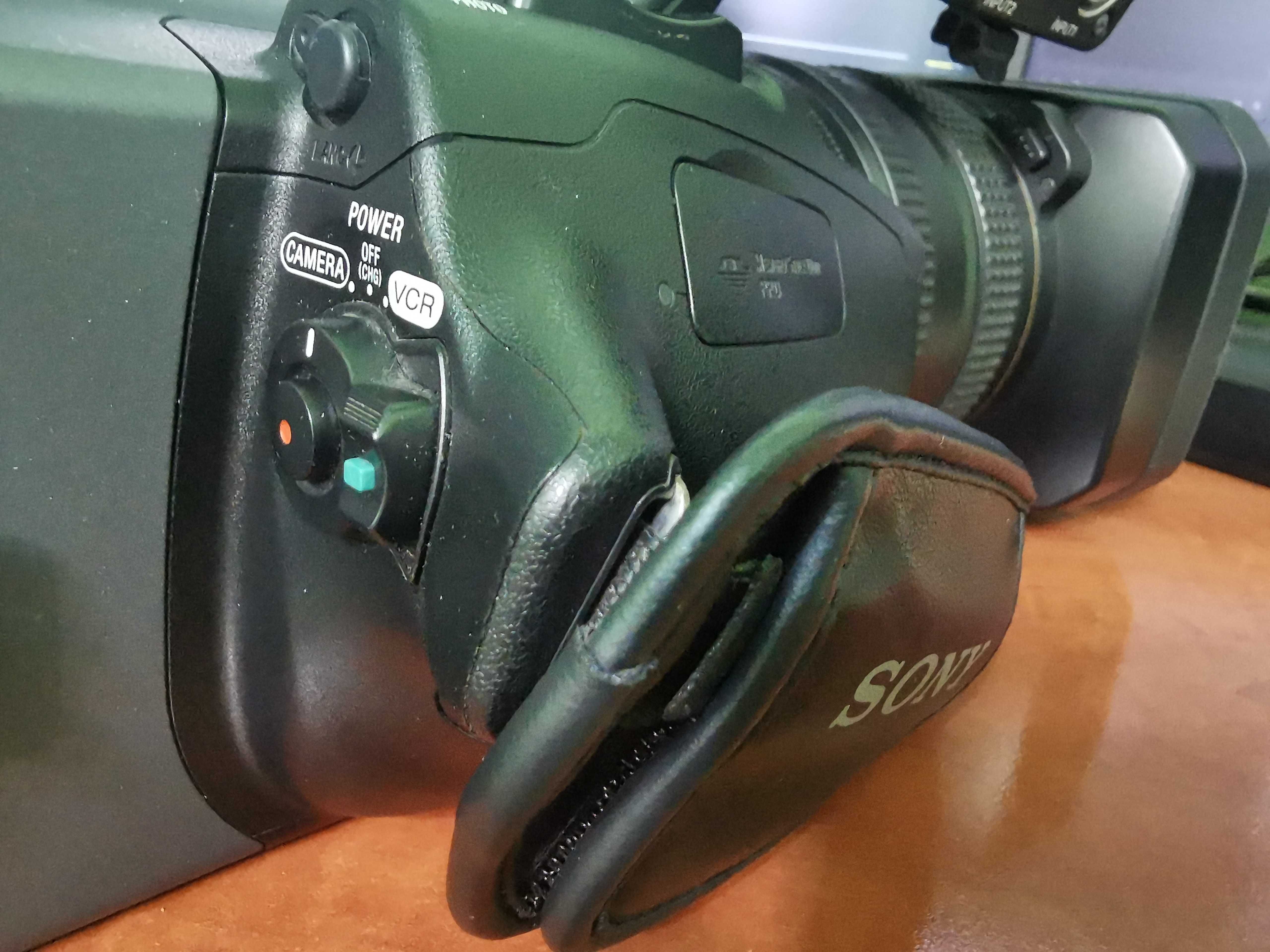 Cameră video miniDV Sony DSR-PD175P
