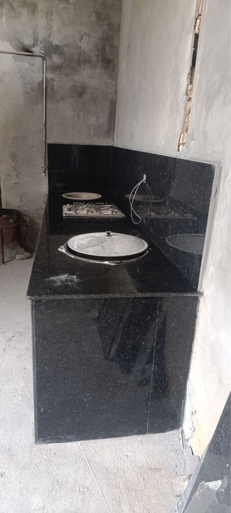Letniy kuxnya quramiz, travertin tosh va mramor teramiz