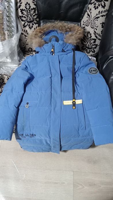 Продам теплый детский пуховик.в хорошем состоянии.