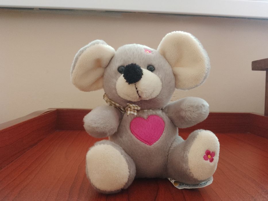 Продавам четири плюшени играчки