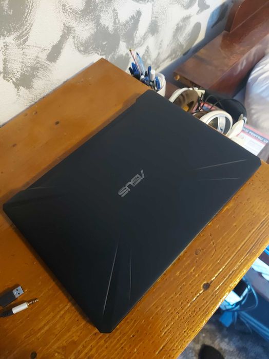 Laptop gaming ASUS TUF + cadou căşti Audio Tehnica
