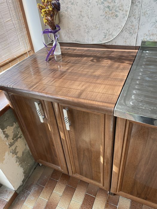 Кухня, с мивка и смесител