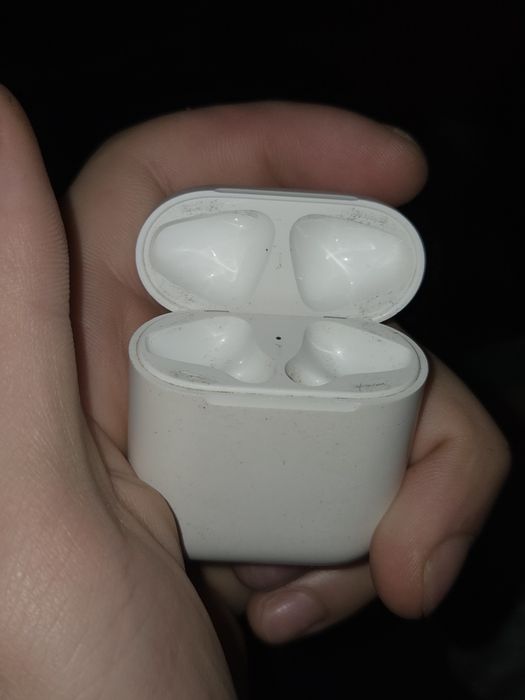 AirPods 2 хубави, батерия держи по 4-4:30 часа