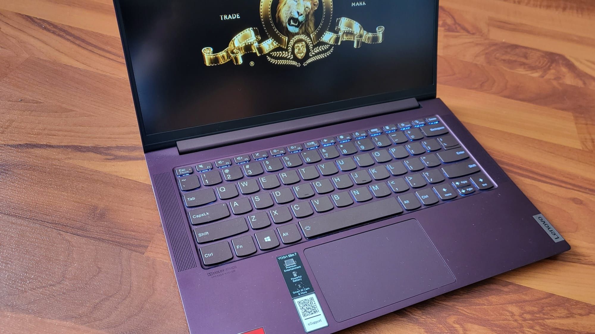 Vând laptop Lenovo Yoga slim 7 -  16 GB , 1 TB SSD