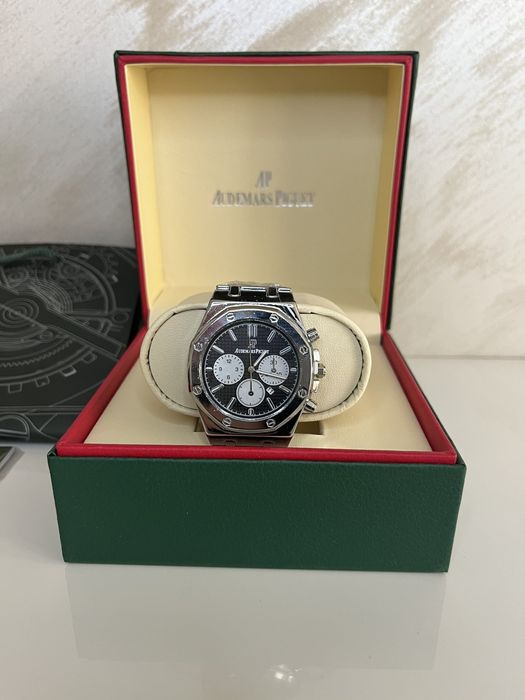 Часовник Audemars Piguet (AP) Royal Oak
Chronograph