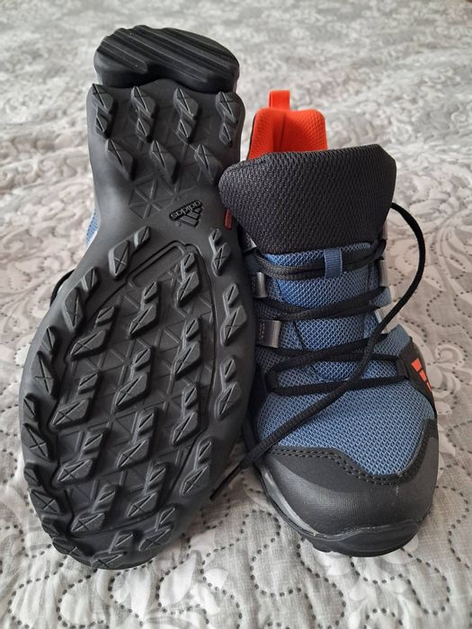 Дамски маратонки adidas Terrex AX2R