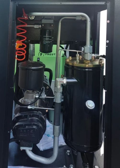 Compresor Aer cu surub 22kw 3300l/min Produs nou