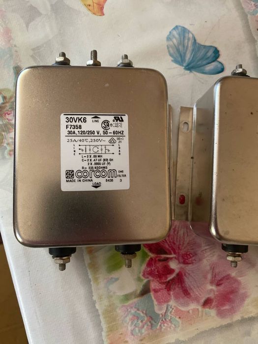 продаю ЭМИ фильтры CORCOM