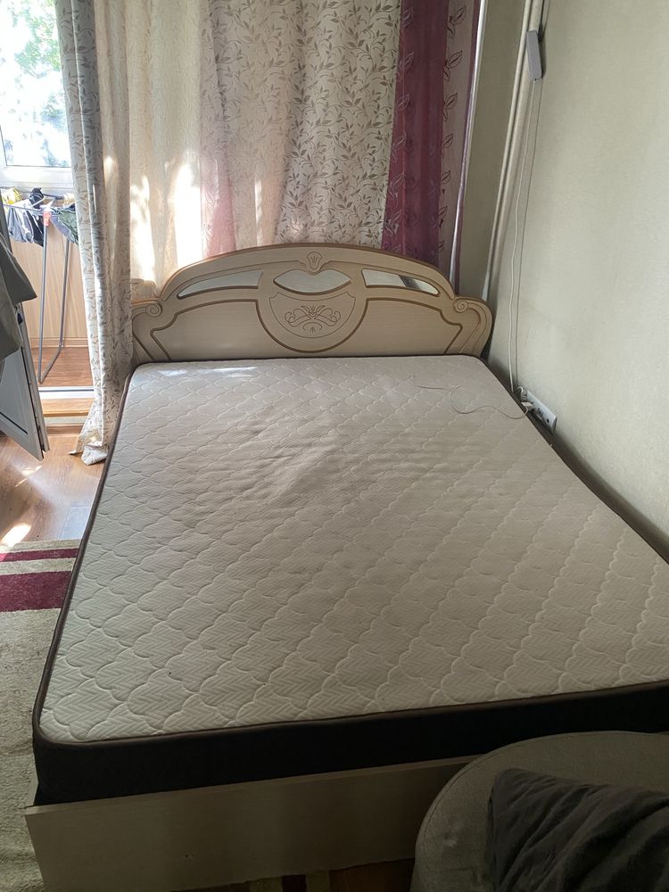Продам Кровать и шкаф
