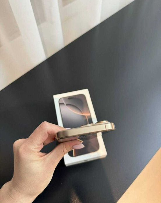 VÂND URGENT iPhone 16 Pro - NOU, SIGILAT, Nefolosit