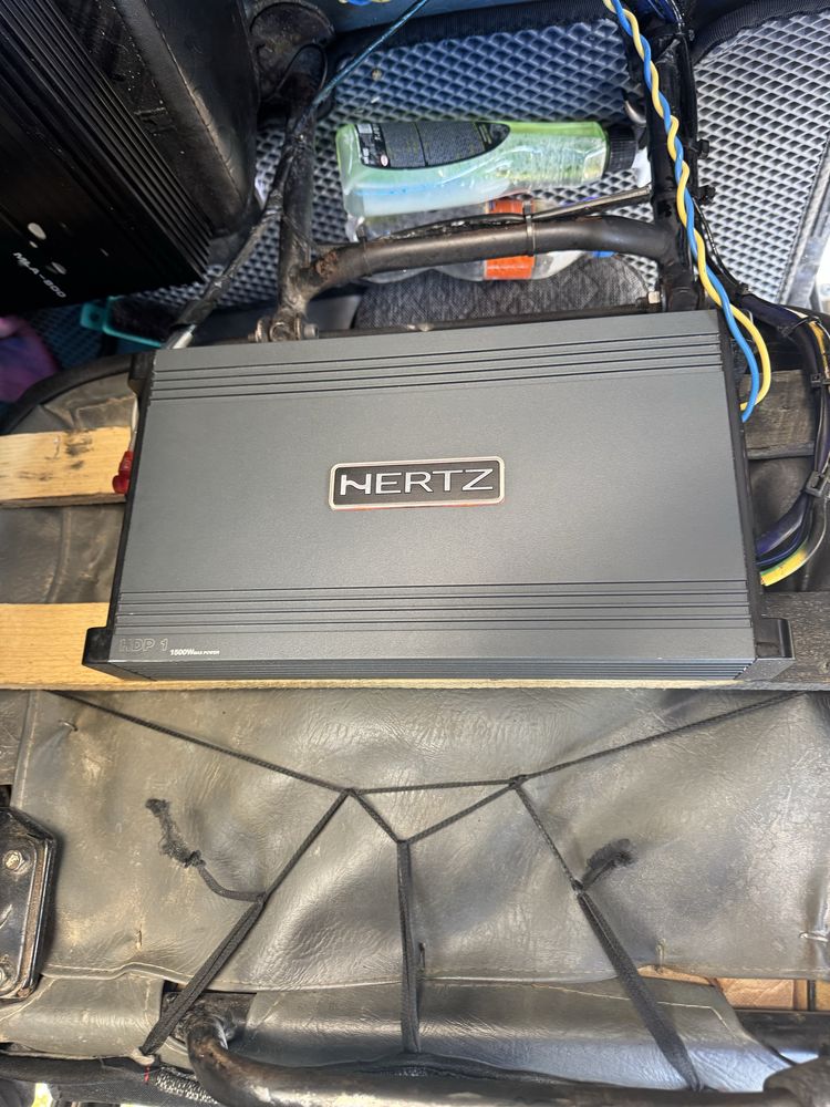 AMP 1000 Hertz 1.1500 mono yashiki bn sotiladi