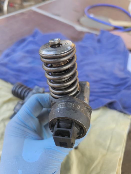 Vând 2 injectoare gama vag 1.9 131 hp cod CD