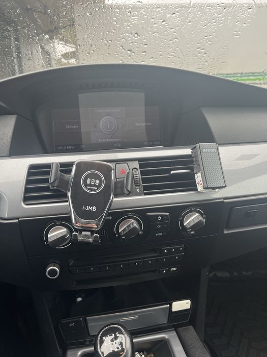 Vand sau schimb masina se prezinta impecabil