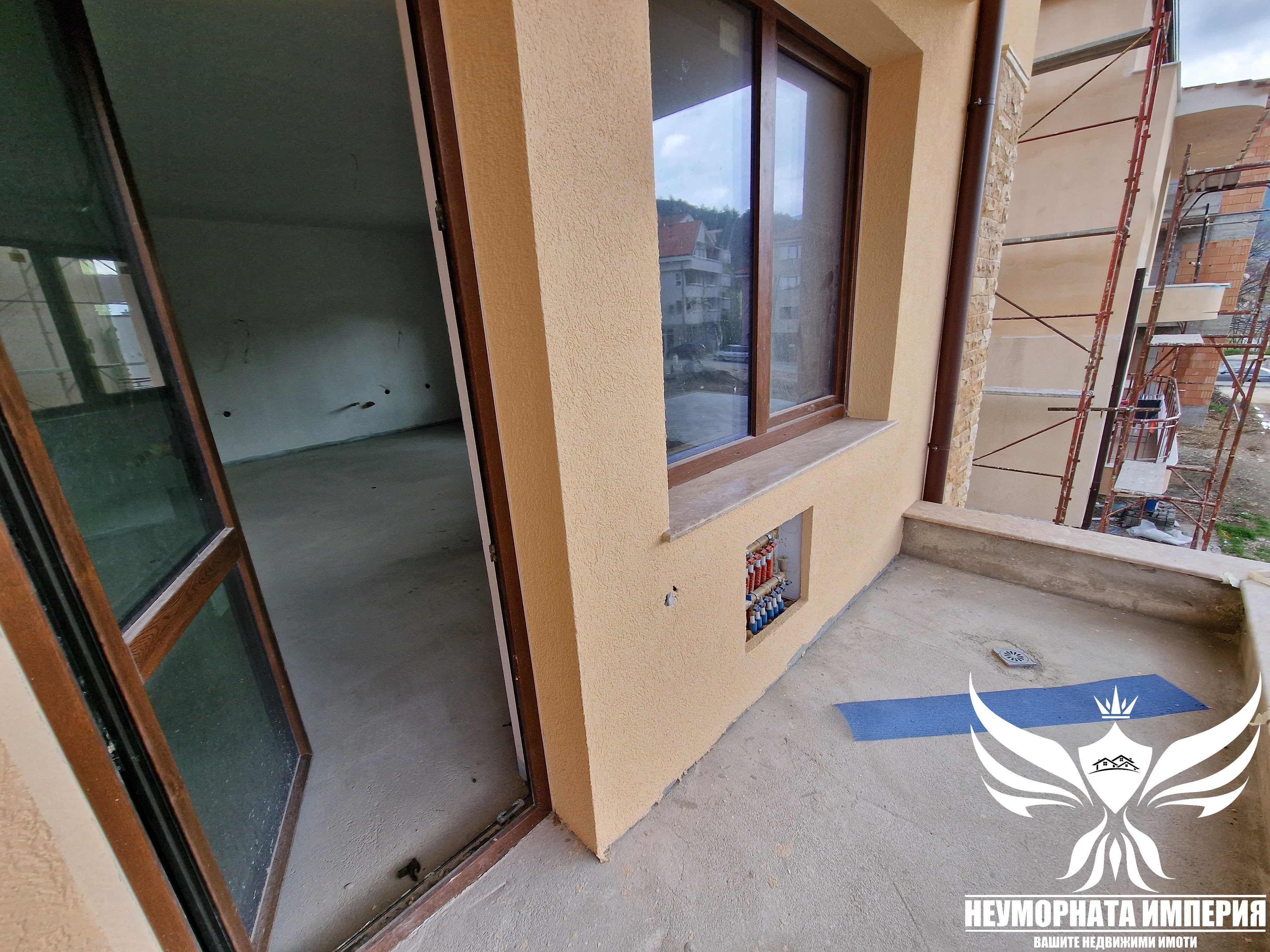 Продавам нов тристаен 92кв. ет. 3 в гр.Асеновград, кв.Стадиона