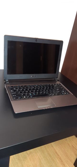 Laptop asus slim defect pentru piese