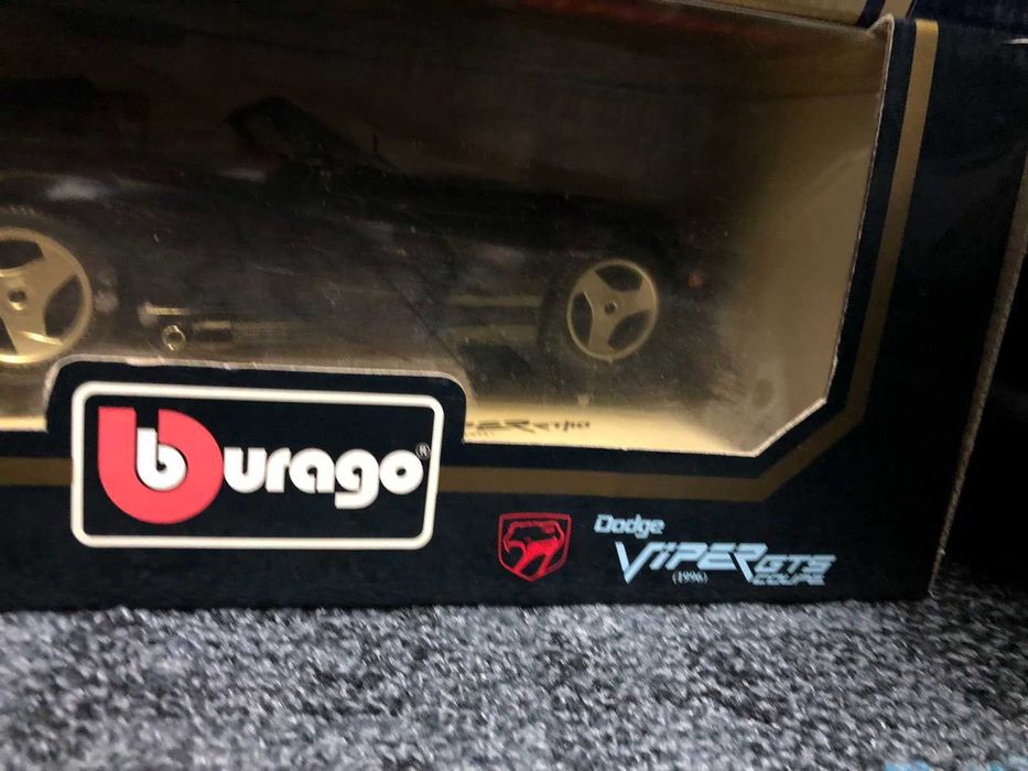 BBURAGO метална колекционерска количка DODGE VIPER SRT 1:18