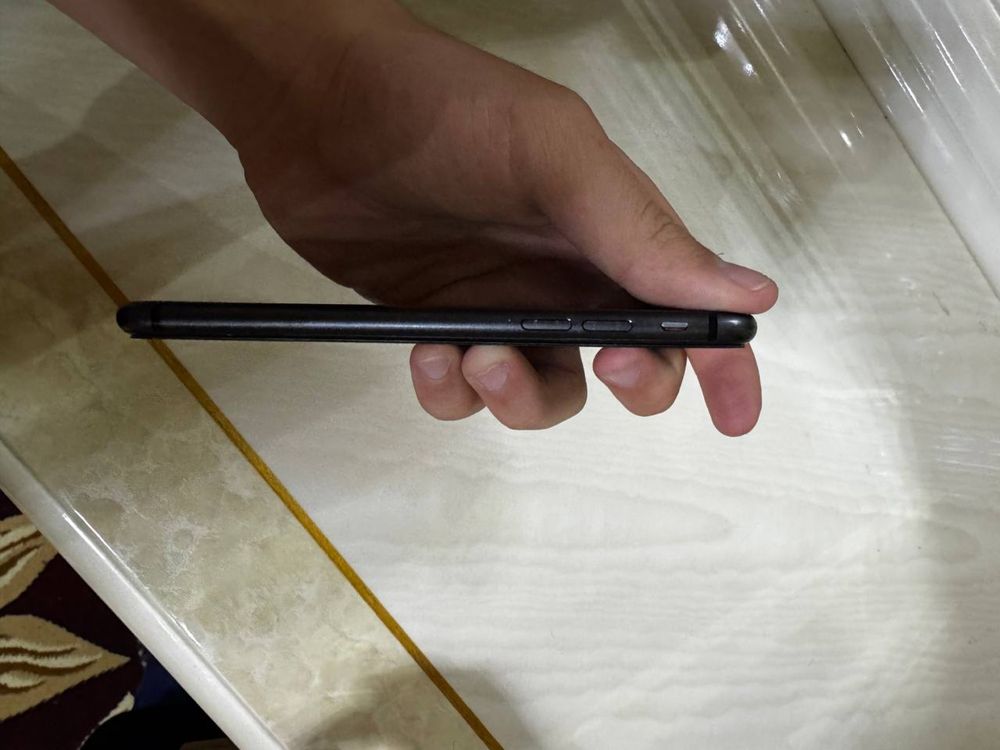 Iphone 8 64gb kar dak bor Srochni