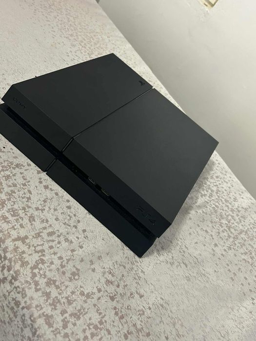 Ps4 1 tera /FIFA 20 
1 controller
+ GTA5+100ron