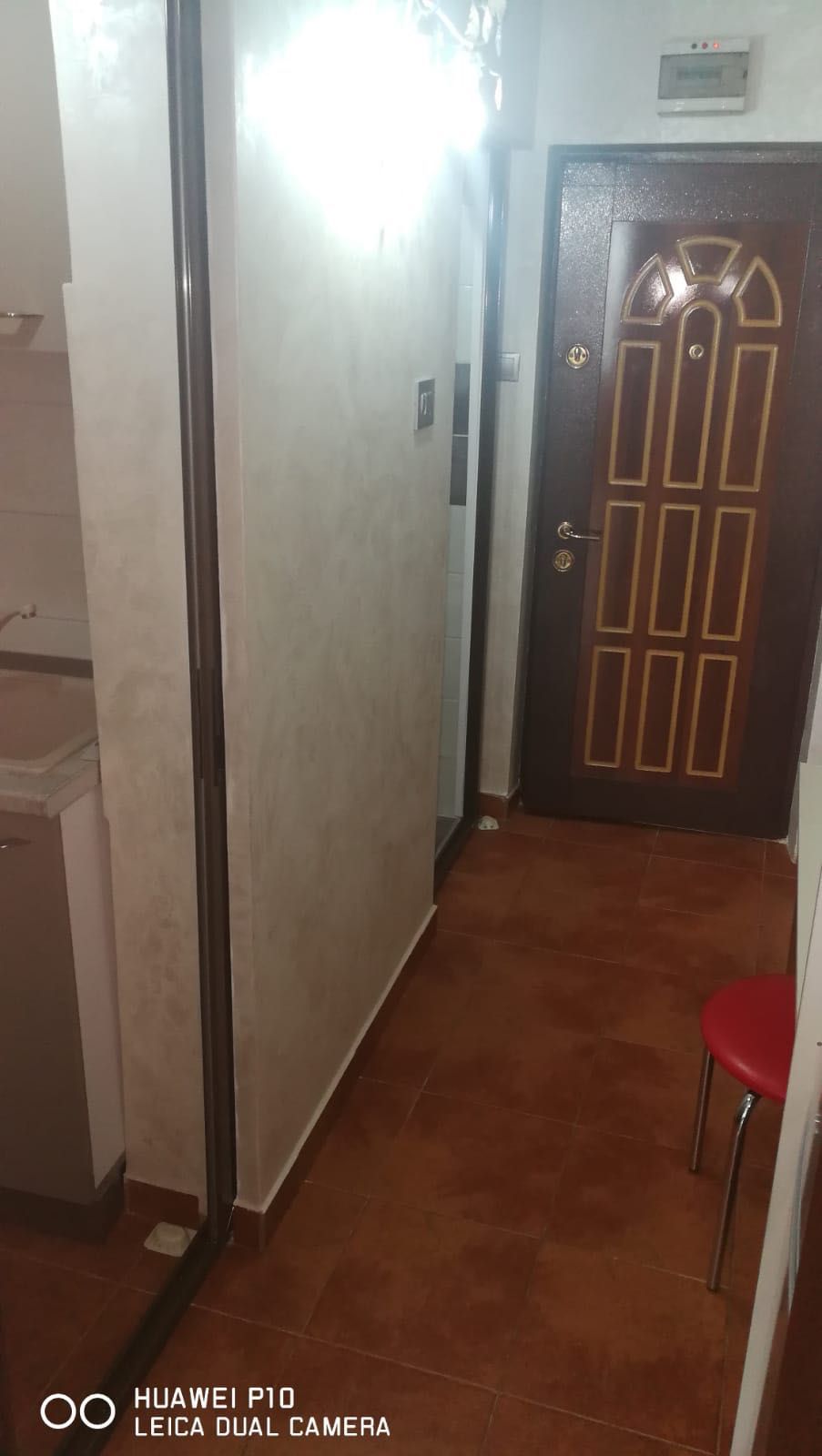 Închiriez garsoniera