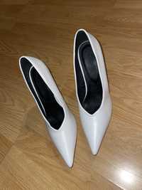 Pantofi Rezerved albi de dama