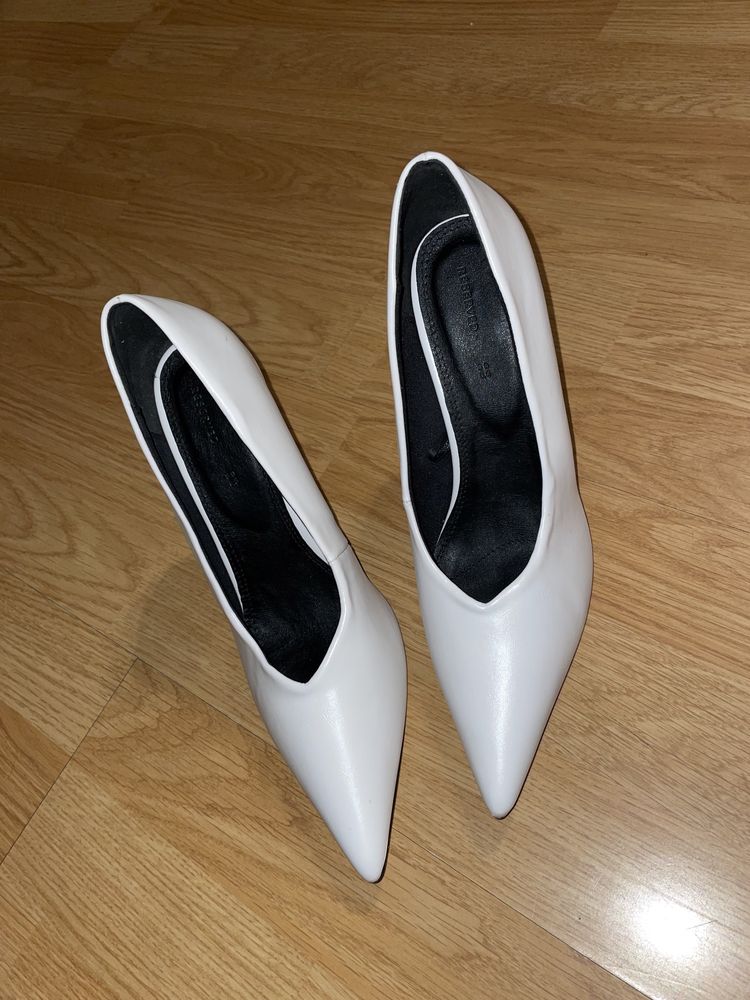 Pantofi Rezerved albi de dama
