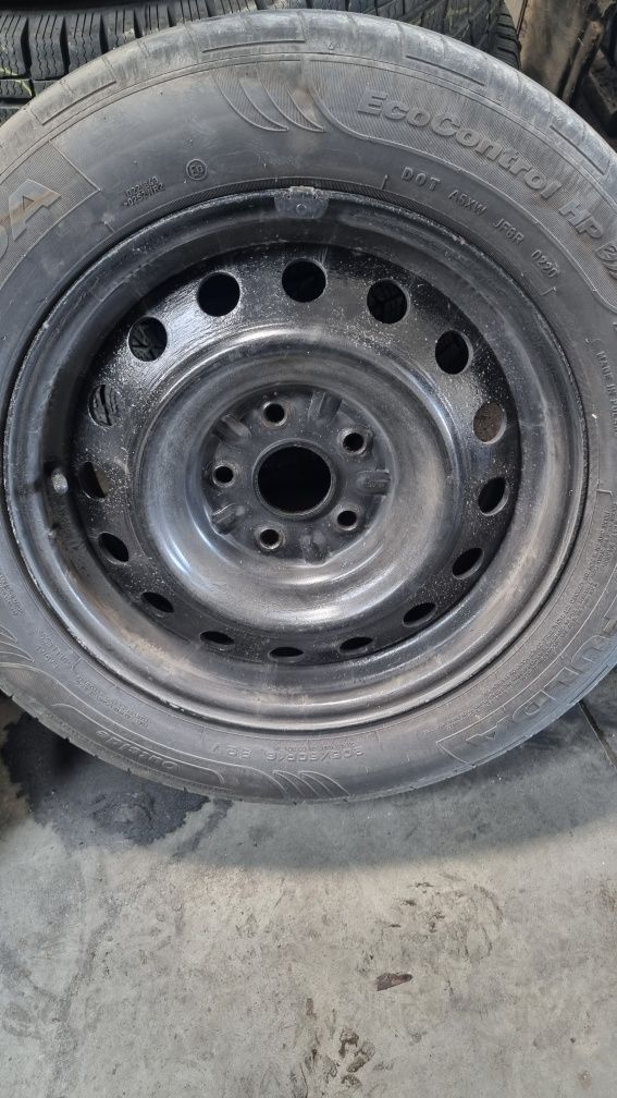 Vind set de jante originale R16 toyota  , cu anvelope  de v