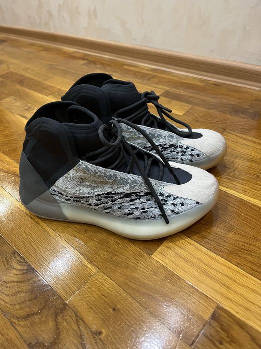Adidas yeezy QNTM