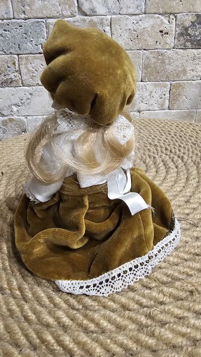 Порцеланова кукла