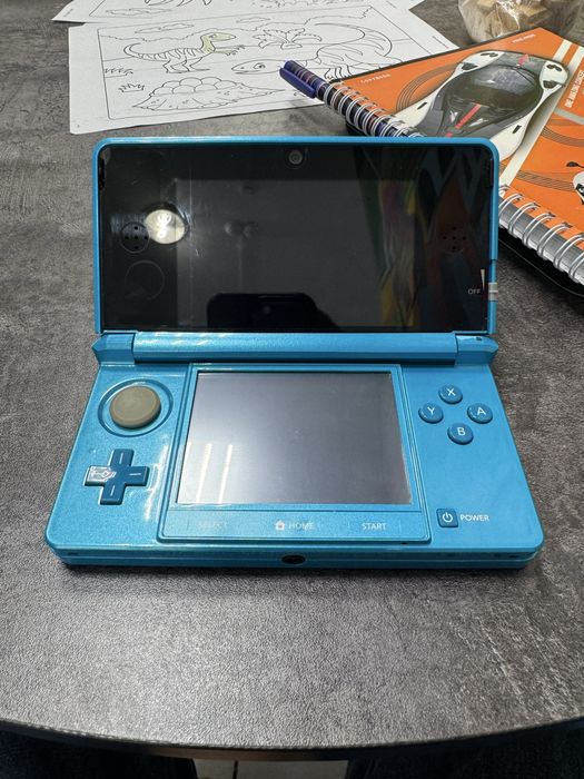 Продаю nintendo 3ds old
