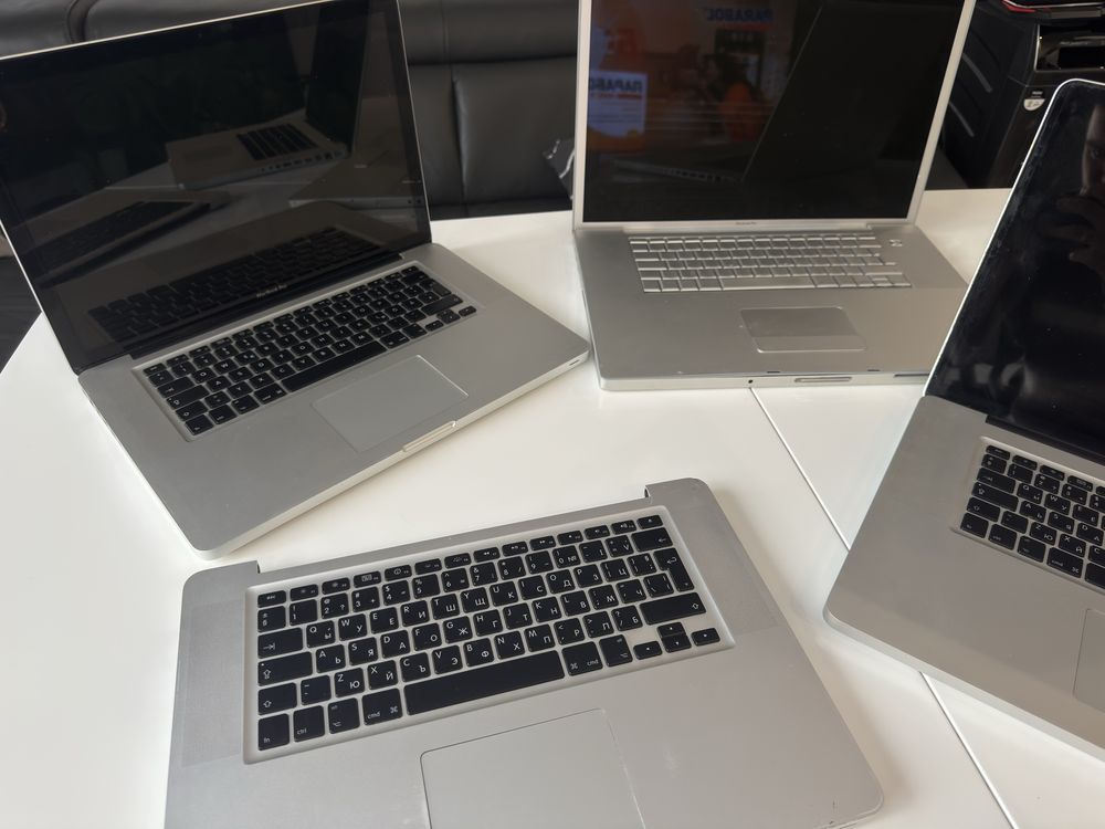 Macbook pro всички за части