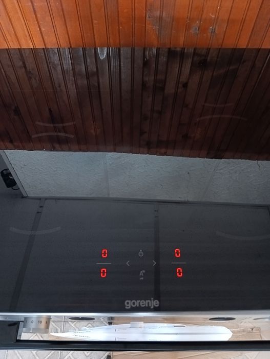Чисто нова печка за вграждане с индукционни котлони Gorenje с Гаранция