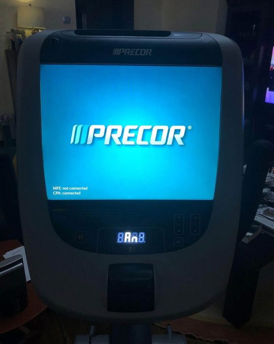 - Vând/schimb Bicicleta Fitness Profesionala Precor RBK 885 Stare F. B