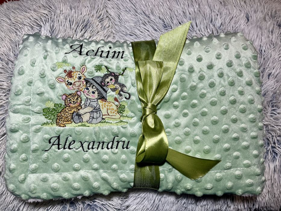 Păturici brodate personalizate