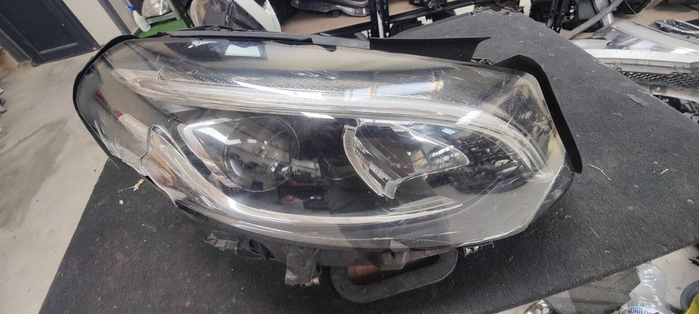 far dreapta mercedes b class w 246