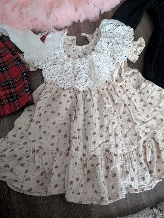 Lot rochite, fusta, dres marimea 98