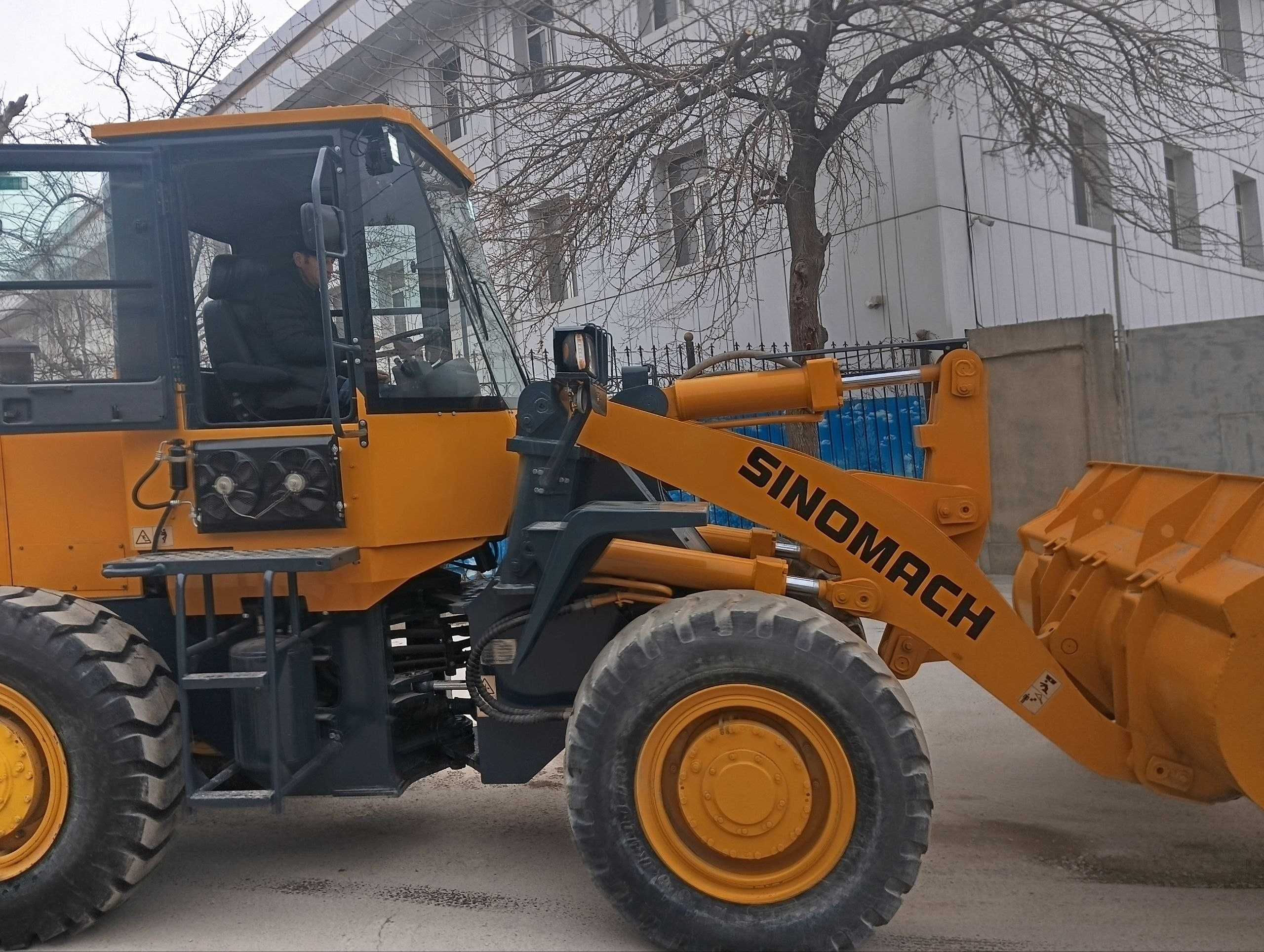 Погрузчик 1,8 куб "SINOMACH"  933 русумли.