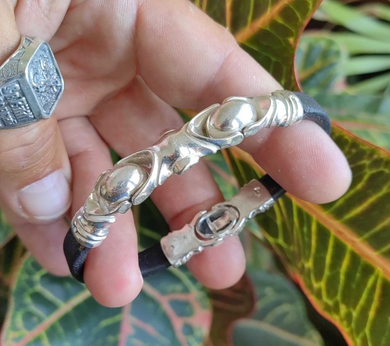 Мъжка сребърна гривна, гривна от сребро и кожа, голяма сребърна гривна