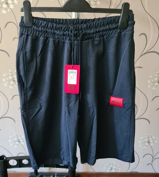 Pantaloni barbati modele diferite
