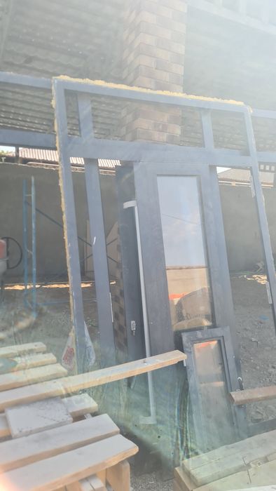 Двери алюминиевые 2штуки